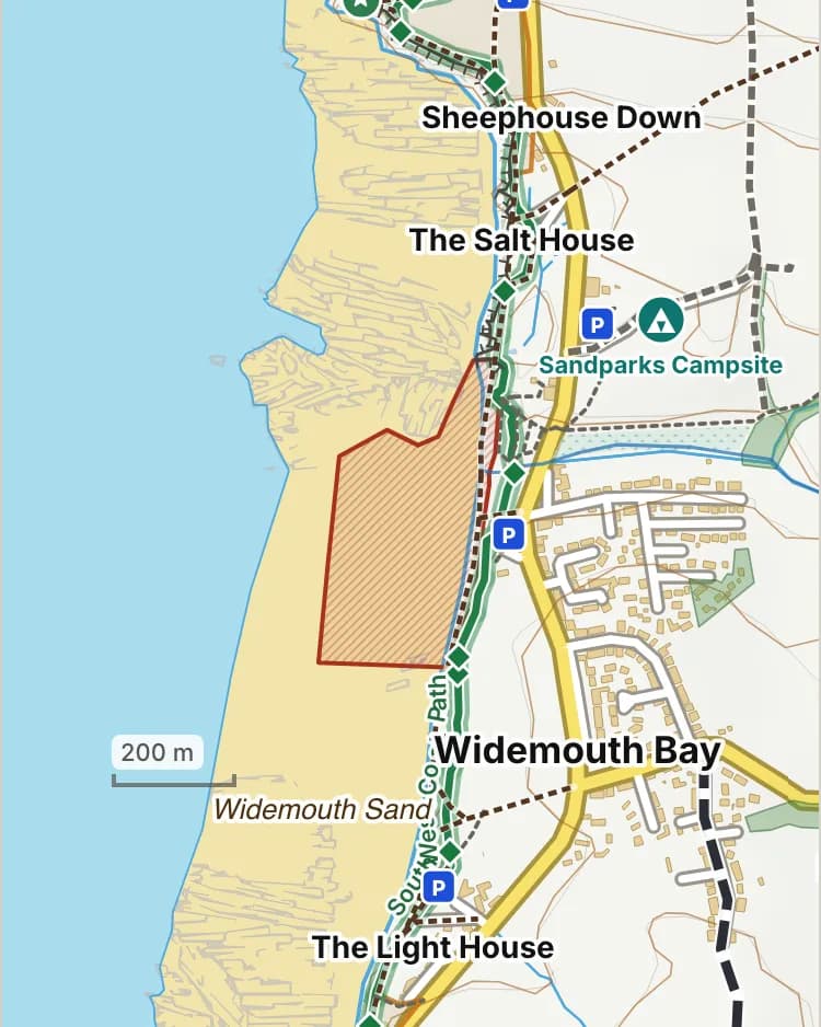 Map of Widemouth Beach: the stretch where dogs are banned 15 May to 30 September is hatched in brick.